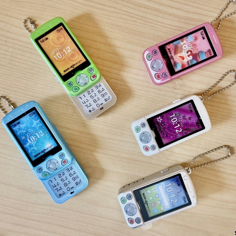 Retro Gaming Phone - Novidade Quente: Brinquedos Colecionáveis Gacha SPIRITS